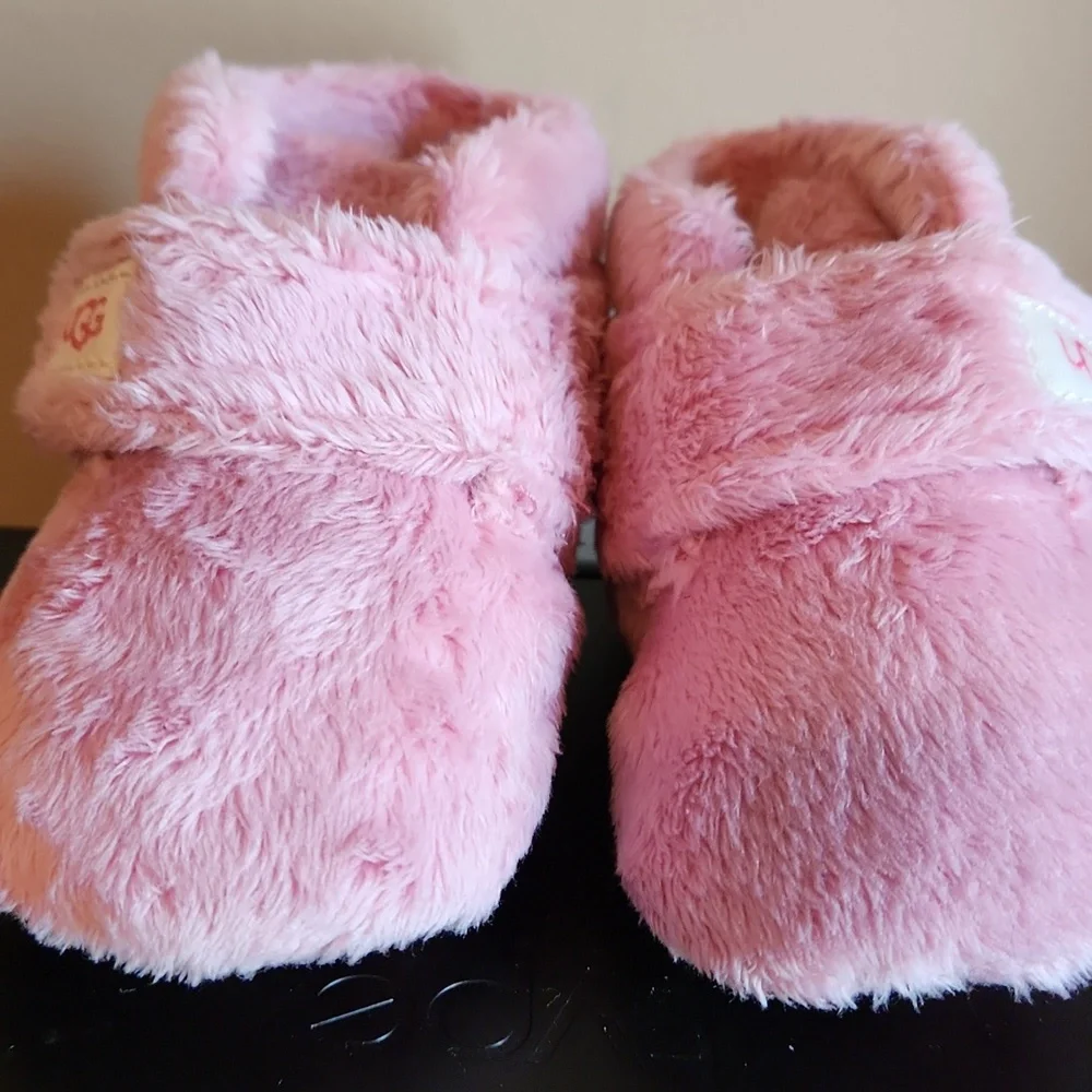 UGG Pink Fuzzy Baby Booties Size 2/3 - Picture 2 of 10